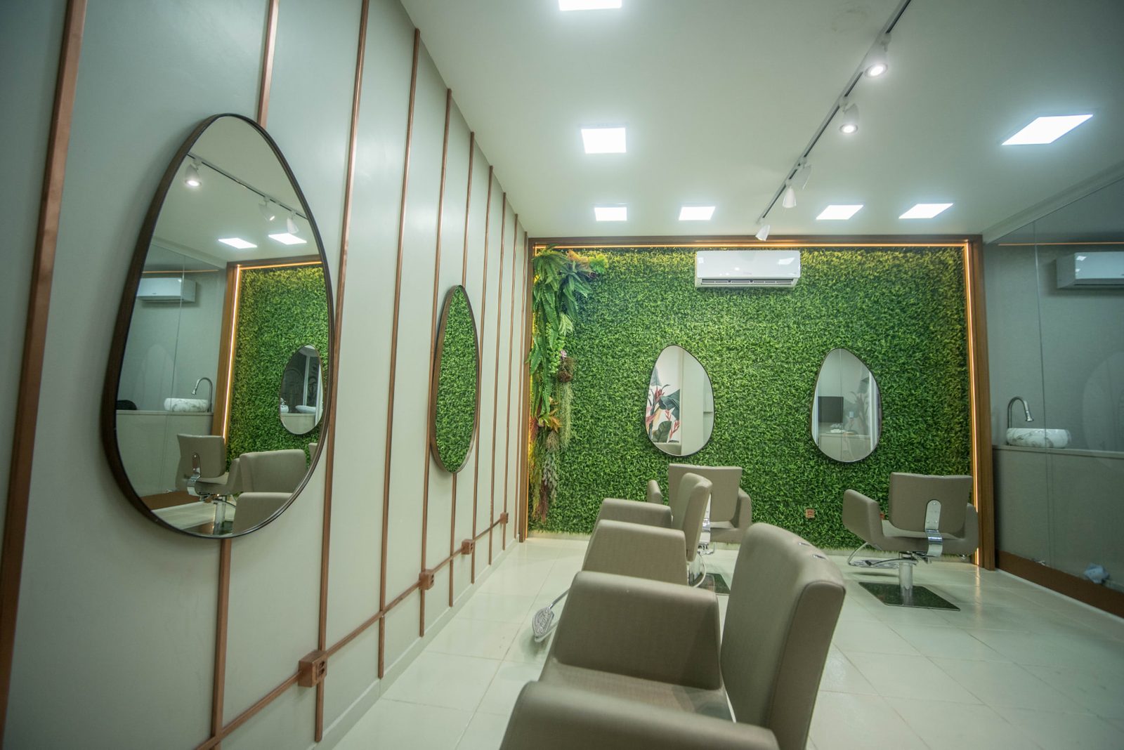 Segundo ângulo da sala verde do Studio
